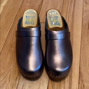 Tessa Metalic Clog